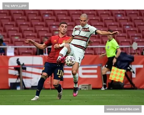 十人科莫1-2不敌佛罗伦萨，法乔利破门莫拉塔染红离场